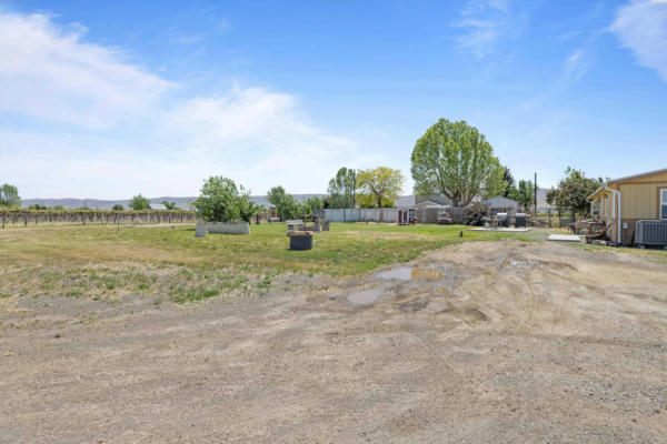 179402 W OLD INLAND EMPIRE HWY, PROSSER, WA 99350, photo 4 of 30