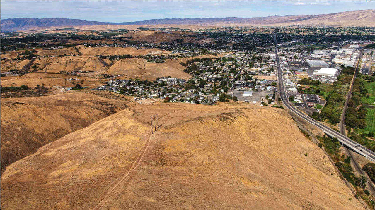 TBD LOOKOUT PT/NACHES RIVER, SELAH, WA 98942, photo 1 of 29